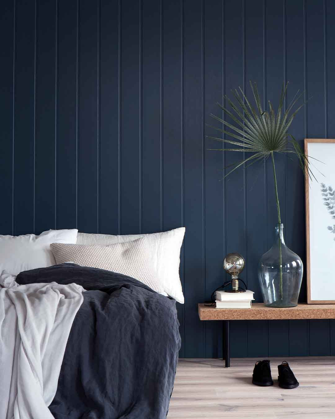 Huntonit Basic Wall i fargen deep ocean.