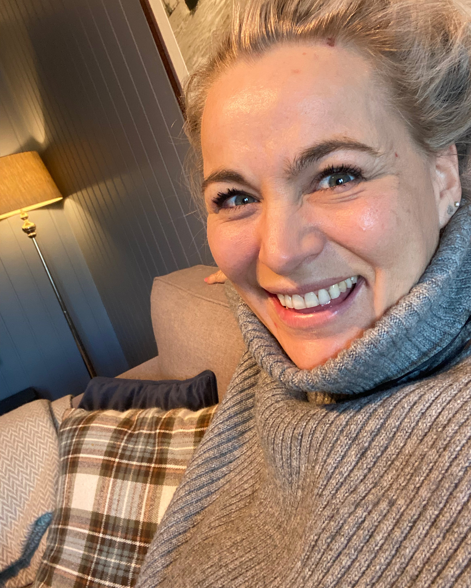 Dette spetakkelet fra Bamble er en ujålete mamma, nesten ordfører, foredragsholder, journalist og ko