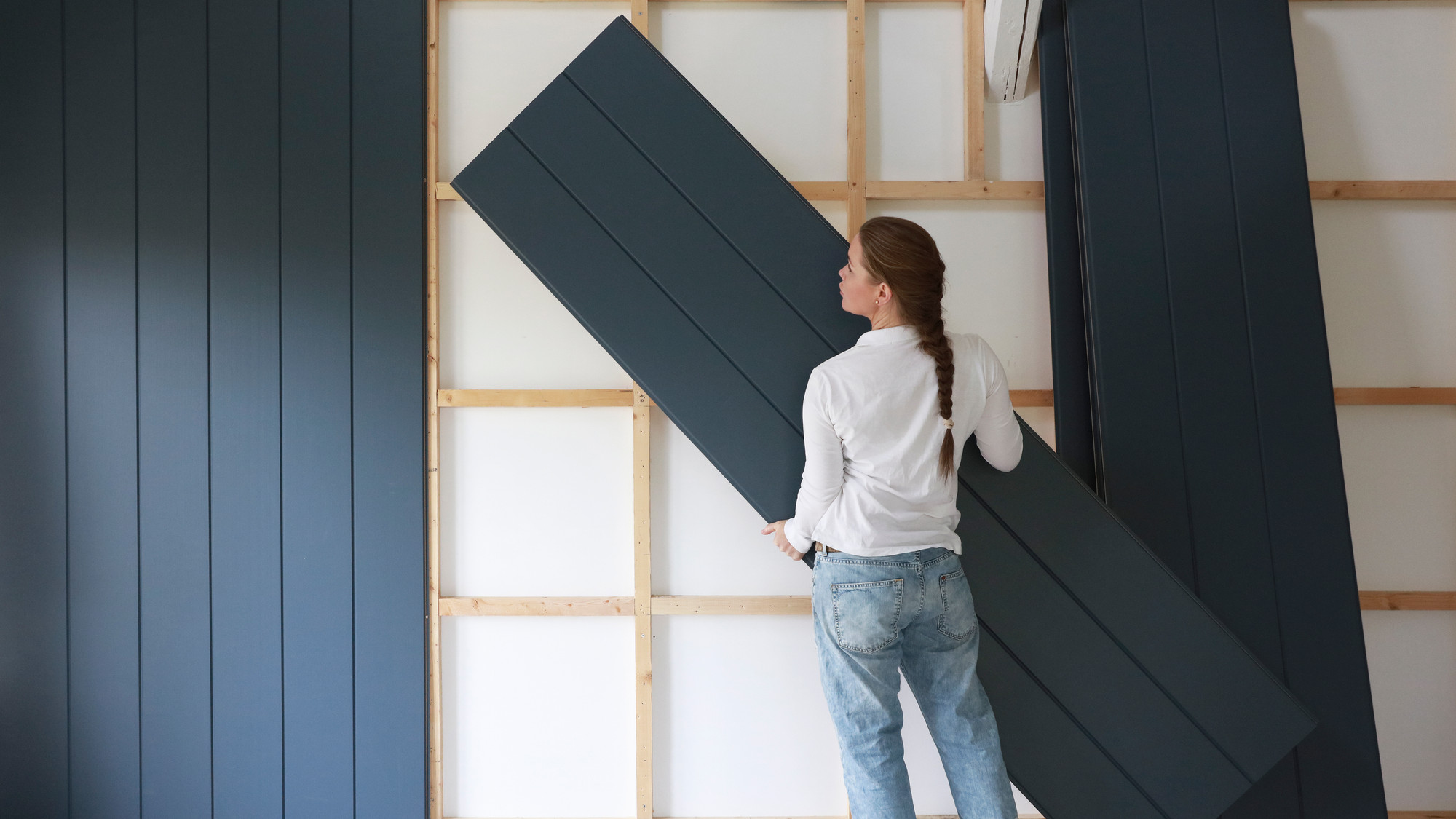 GJØRDETSELV: Smartpanel er enkle å montere selv, og du trenger ikke noe spesialverktøy.